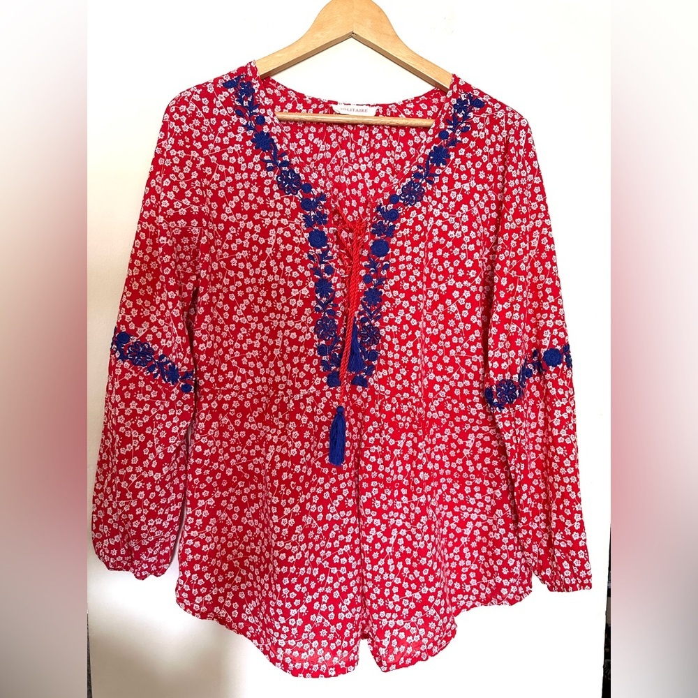 Solitaire Top Womens | Sz Largeโ | Red and White Floral |Embroidered | L Sleeve